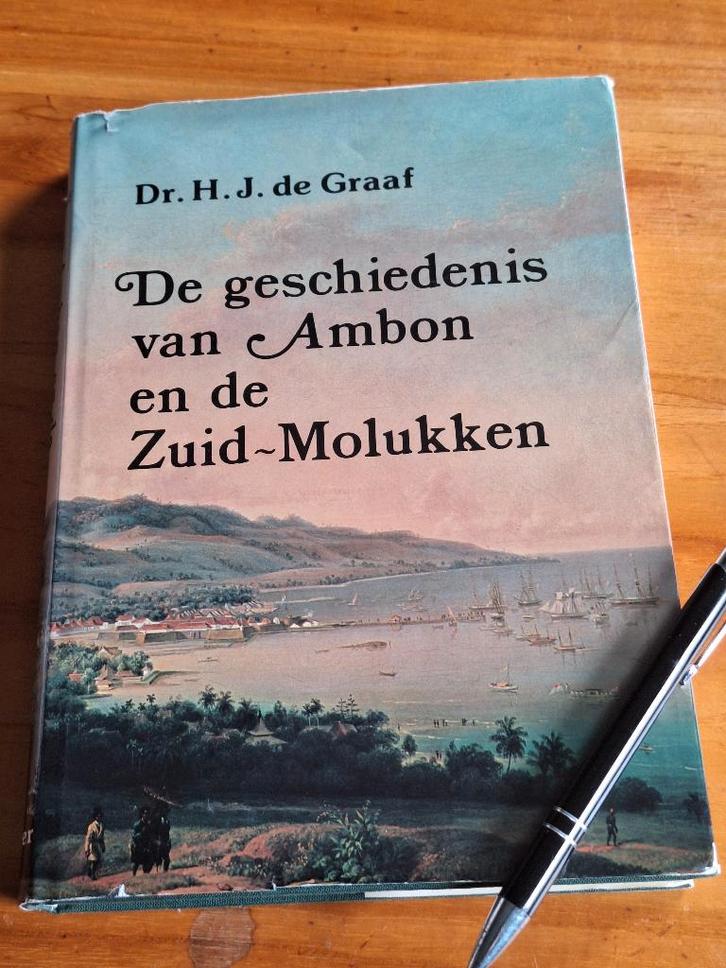 De geschiedenis van Ambon en Zuid-Molukken, Boeken, Oorlog en Militair, Gelezen, Overige onderwerpen, Tweede Wereldoorlog, Ophalen of Verzenden