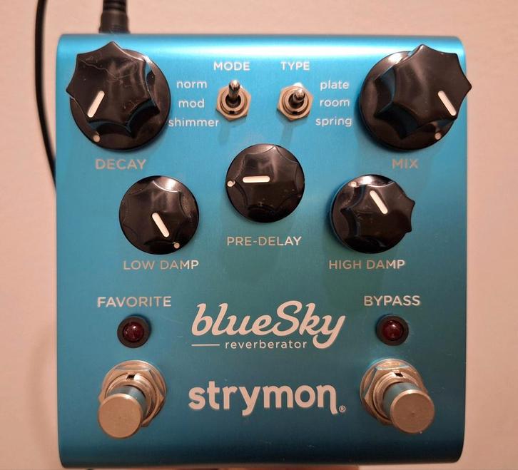 Strymon blueSky V1 Reverb - Reverberator is als nieuw., Muziek en Instrumenten, Effecten, Zo goed als nieuw, Reverb, Ophalen of Verzenden