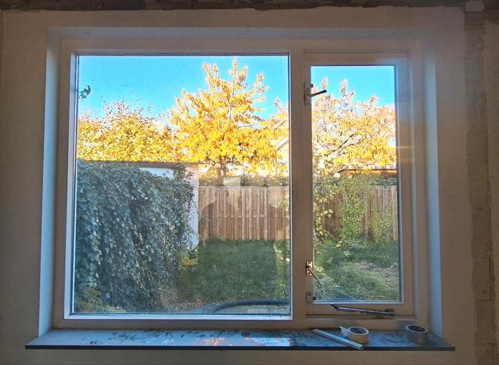 Kozijn raam met klapraam, Doe-het-zelf en Verbouw, Kozijnen en Schuifpuien, Gebruikt, Raamkozijn, Hout, 150 tot 225 cm, Inclusief glas