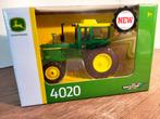 Te koop Britains John Deere 4020 4-wd met cabine ., Hobby en Vrije tijd, Ophalen of Verzenden, Nieuw, Tractor of Landbouw, Britains