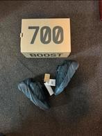 Yeezy 700 MNVN, Ophalen of Verzenden, Nieuw