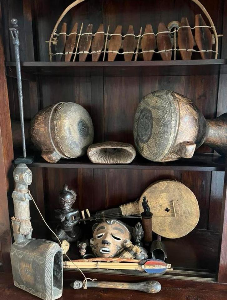 Afrikaanse tribale kunst collectie muziekinstrumenten drums, Antiek en Kunst, Kunst | Niet-Westerse kunst, Ophalen of Verzenden