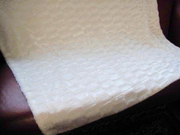  SPREI / WOONDEKEN / PLAID , HEERLIJK ZACHTE WITTE PLAID beschikbaar voor biedingen