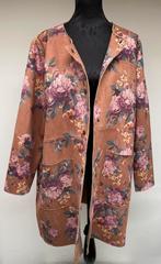 Supermooie bruine ‘suede’ jas met bloemen PAPRIKA T3 (46/48), Kleding | Dames, Ophalen of Verzenden, Zo goed als nieuw, Bruin