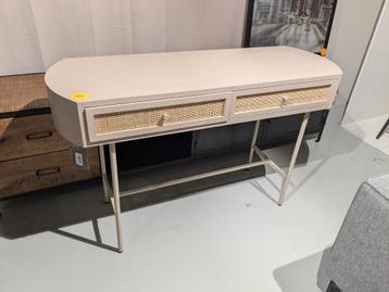 SHOWMODEL SIDE/CONSOLE TAFEL beschikbaar voor biedingen