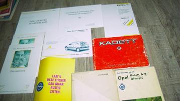Oude folders auto en Vraagbank Manta Ascona A Capri en meer beschikbaar voor biedingen