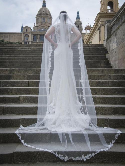Te koop trouw sluier randy fenoli ivory 300cm, Kleding | Dames, Trouwkleding en Trouwaccessoires, Zo goed als nieuw, Accessoires