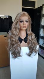 Luxe Lace Pruik: Midden blond gemêleerd, voller model, Krul, Ophalen of Verzenden, Nieuw, Pruik of Haarverlenging
