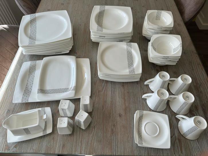Karaca Servies - borden, Huis en Inrichting, Keuken | Servies, Zo goed als nieuw, Compleet servies, Effen, Porselein, Ophalen of Verzenden