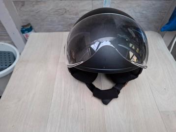 Vinz scooter Helm beschikbaar voor biedingen