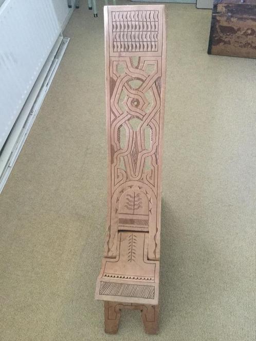 surinaamse liefdes stoel houtsnijwerk, Huis en Inrichting, Stoelen, Zo goed als nieuw, Eén, Hout, Bruin, Ophalen
