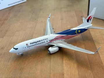 Malaysia Airlines B737-8 registration 9M-MXS JC-wings 1:200 beschikbaar voor biedingen