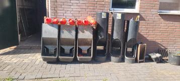 GRATIS Voerbakken  beschikbaar voor biedingen