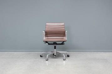 Eames EA117 office chair, 1x beschikbaar voor biedingen