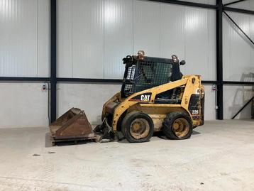 Caterpillar 226 schranklader (bj 2003) beschikbaar voor biedingen