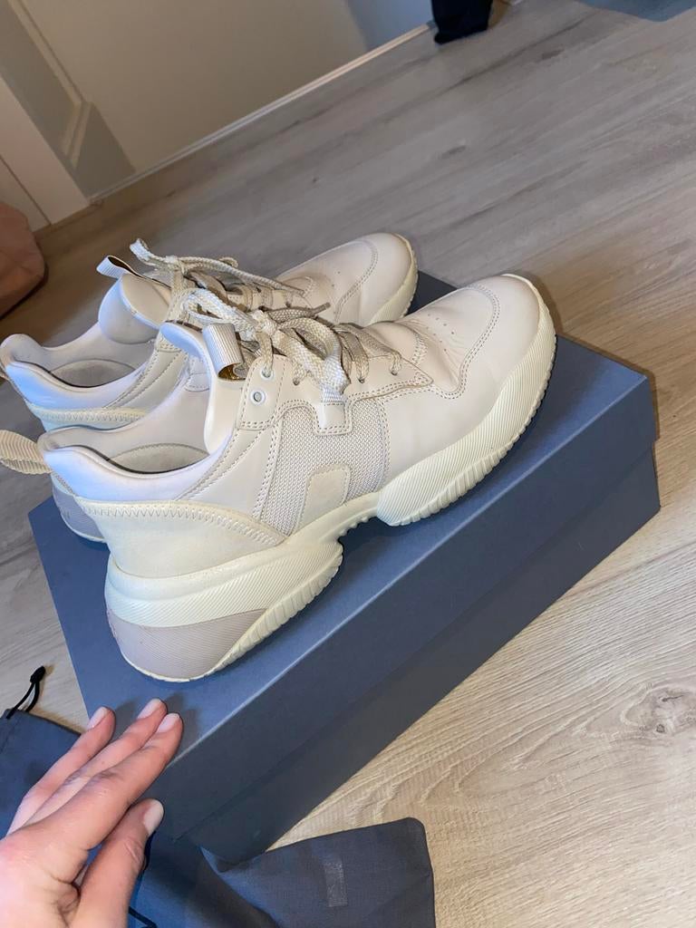 Hogan Sneakers Maat 40 - Zo Goed Als Nieuw, Kleding | Dames, Schoenen, Ophalen of Verzenden, Zo goed als nieuw, Sneakers of Gympen