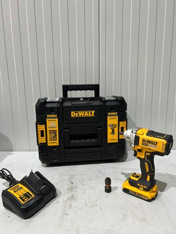 DeWalt DCF894 slagmoersleutel met 2.0Ah accu,lader en koffer beschikbaar voor biedingen