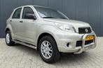 Daihatsu Terios 1.5 2WD Tour Limited Airco Trekhaak NAP APK, Auto's, 1350 kg, 400 kg, Beige, Bedrijf