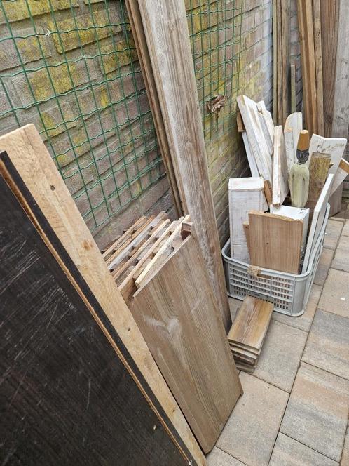 restanten hout voor vuurkorf of aan de wand planken, Doe-het-zelf en Verbouw, Hout en Planken, Gebruikt, Ophalen