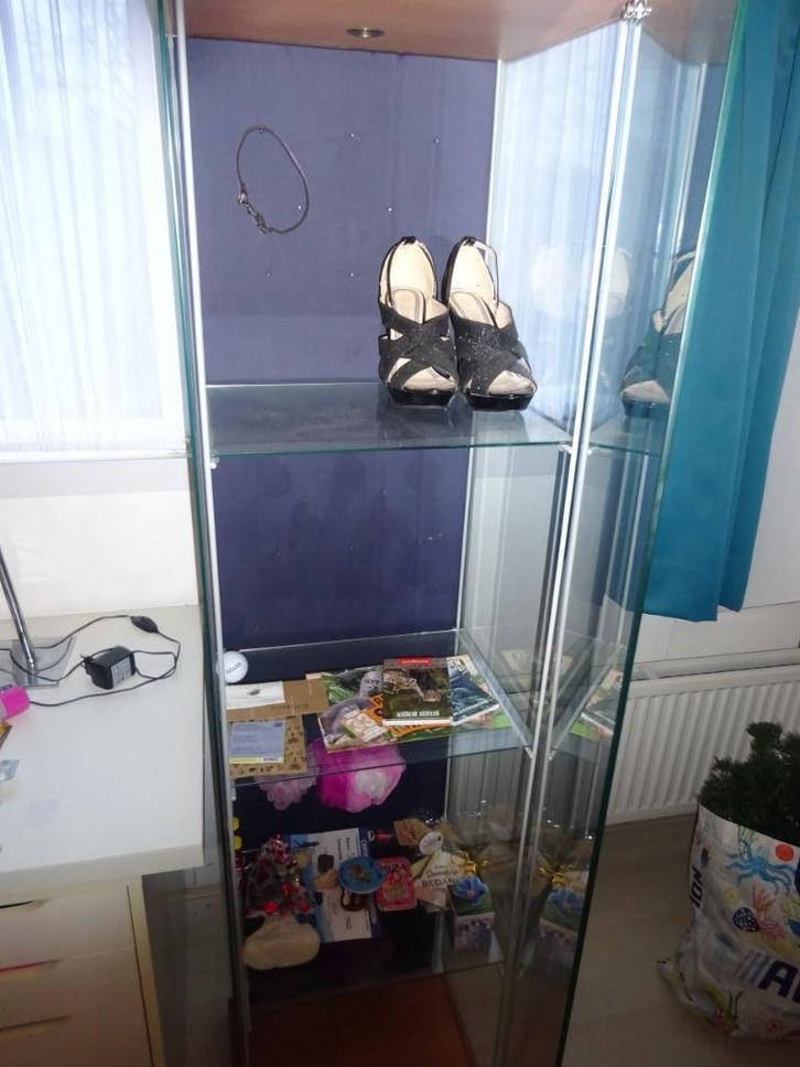 glazen vitrine kast 165 hoog, Huis en Inrichting, Kasten | Vitrinekasten, Zo goed als nieuw, 150 tot 200 cm, Minder dan 50 cm