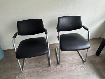 Sitland leer chairs - 2pcs beschikbaar voor biedingen