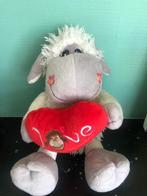 Schattig knuffel-schaap met rood hart - love- Valentijn!, Overige typen, Ophalen of Verzenden, Zo goed als nieuw