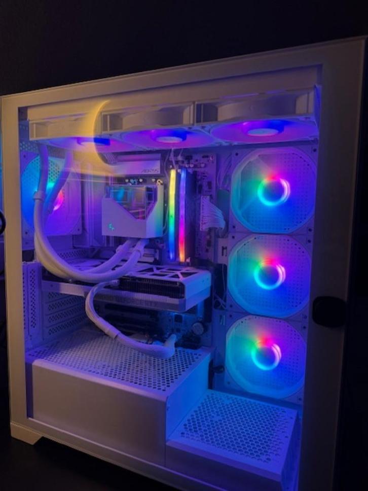 High End Gaming PC - 4070 Ti Super - 9800X3D, Computers en Software, Desktop Pc's, Zo goed als nieuw, 4 Ghz of meer, SSD, 64 GB of meer