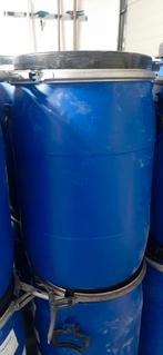 Voertonnen met knelsluiting. Ideaal voor op stal, Ophalen