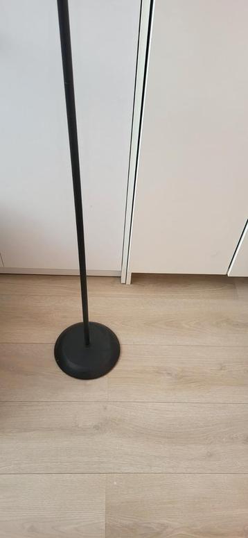2 Staande Schemerlampen beschikbaar voor biedingen