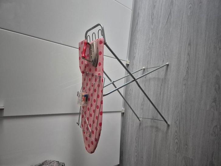 Vintage kinderstrijkplank wasrek wasknijpers strijkijzer, Kinderen en Baby's, Speelgoed | Educatief en Creatief, Gebruikt, Ophalen