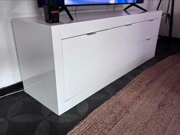 Witte (TV) dressoir beschikbaar voor biedingen