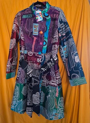 Super mooie jas van Desigual, nieuw met kaartje eraan. beschikbaar voor biedingen