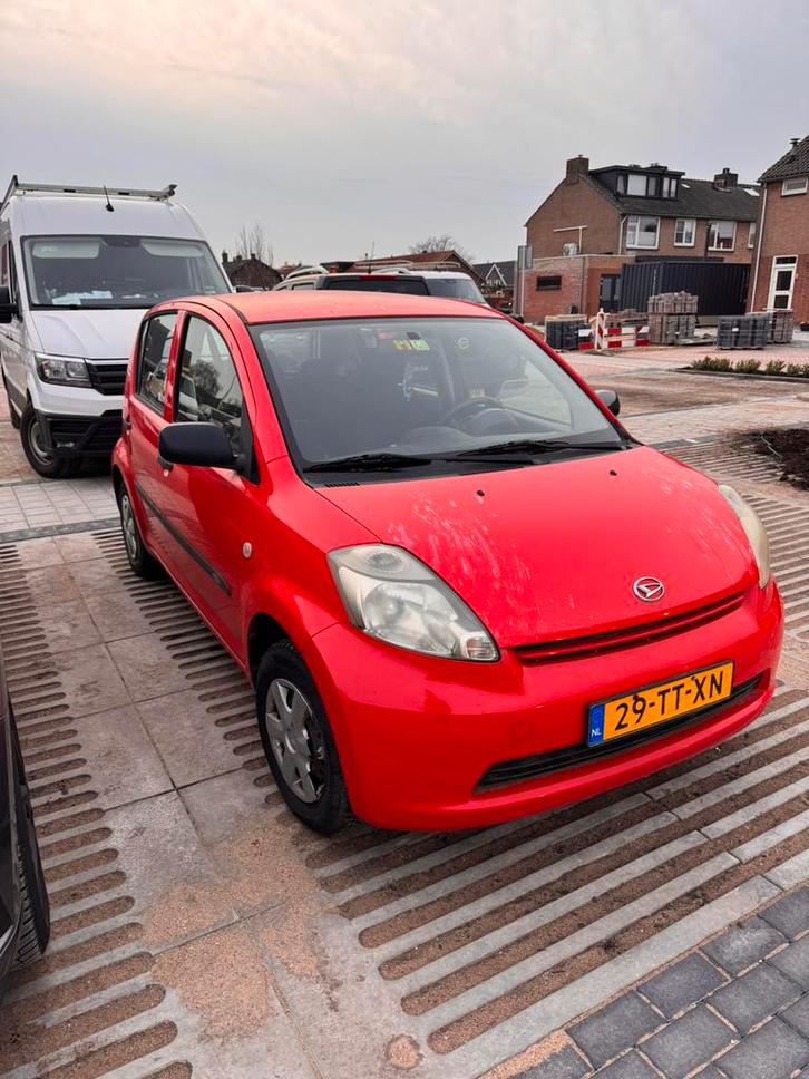 Daihatsu Sirion 1.0 51KW 2007 Rood, Auto's, Daihatsu, Particulier, Sirion, Benzine, B, Hatchback, Handgeschakeld, Origineel Nederlands
