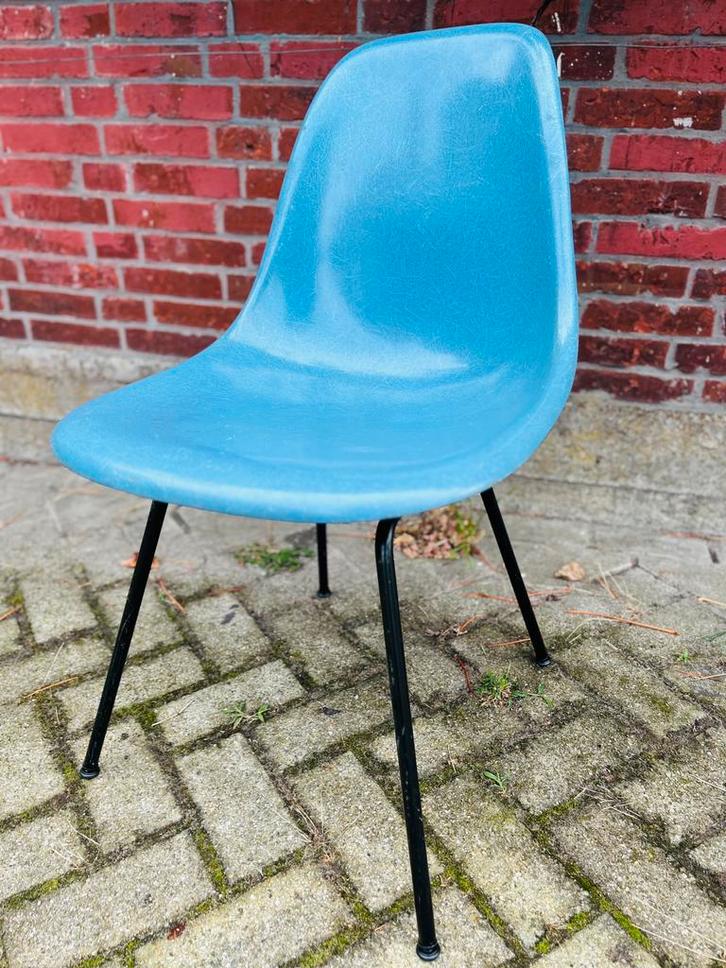 Eames rare Cobalt Blue fiberglass Herman Miller ( vitra) 70, Huis en Inrichting, Stoelen, Blauw, Ophalen of Verzenden