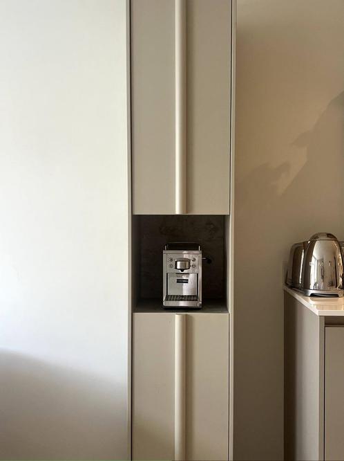 Woood kast (Woood Basu), Huis en Inrichting, Kasten | Vitrinekasten, Zo goed als nieuw, 25 tot 50 cm, Met deur(en), Met plank(en)