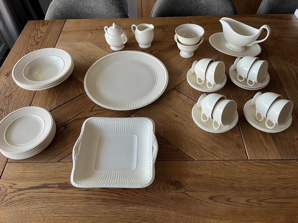 Restant servies Wedgwood Edme, Huis en Inrichting, Keuken | Servies, Ophalen of Verzenden, Zo goed als nieuw, Effen, Aardewerk