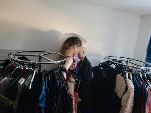Stevig rond kledingrek  ca ø70cm, Kleding | Dames, Kledingrekken, Ophalen of Verzenden