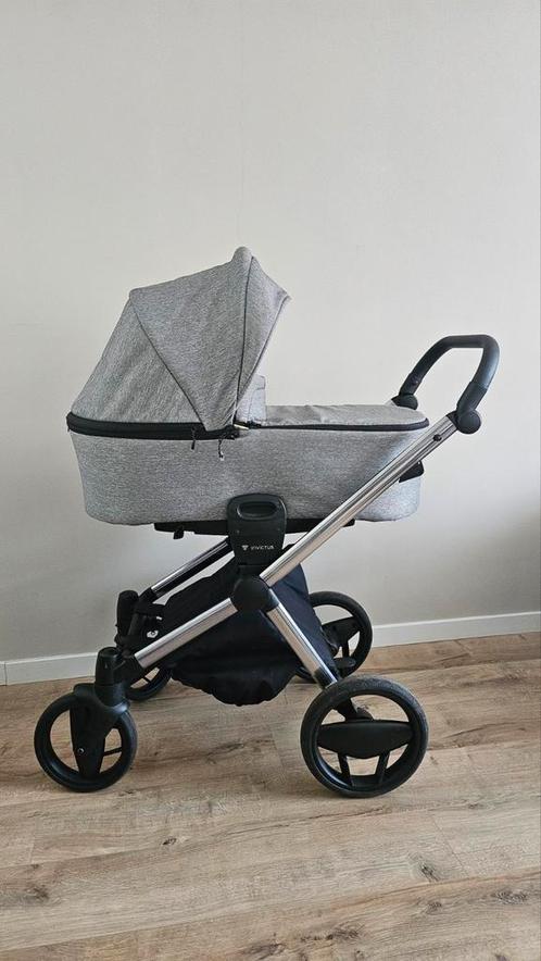 Kinderwagen Invictus V-Plus Multifunctioneel, Kinderen en Baby's, Kinderwagens en Combinaties, Zo goed als nieuw, Overige merken