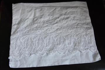 Oud kussensloop + laken met kant voor poppen of baby bed beschikbaar voor biedingen