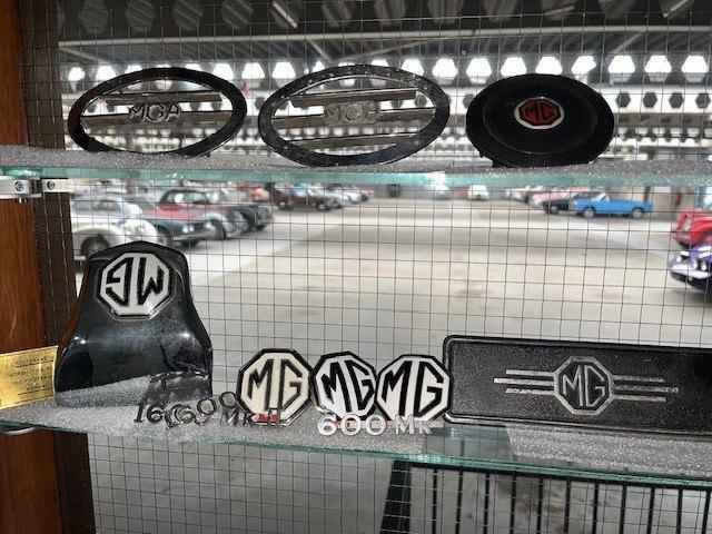 Diverse MG logo's emblemen, Verzamelen, Automerken, Motoren en Formule 1, Zo goed als nieuw, Auto's, Ophalen of Verzenden