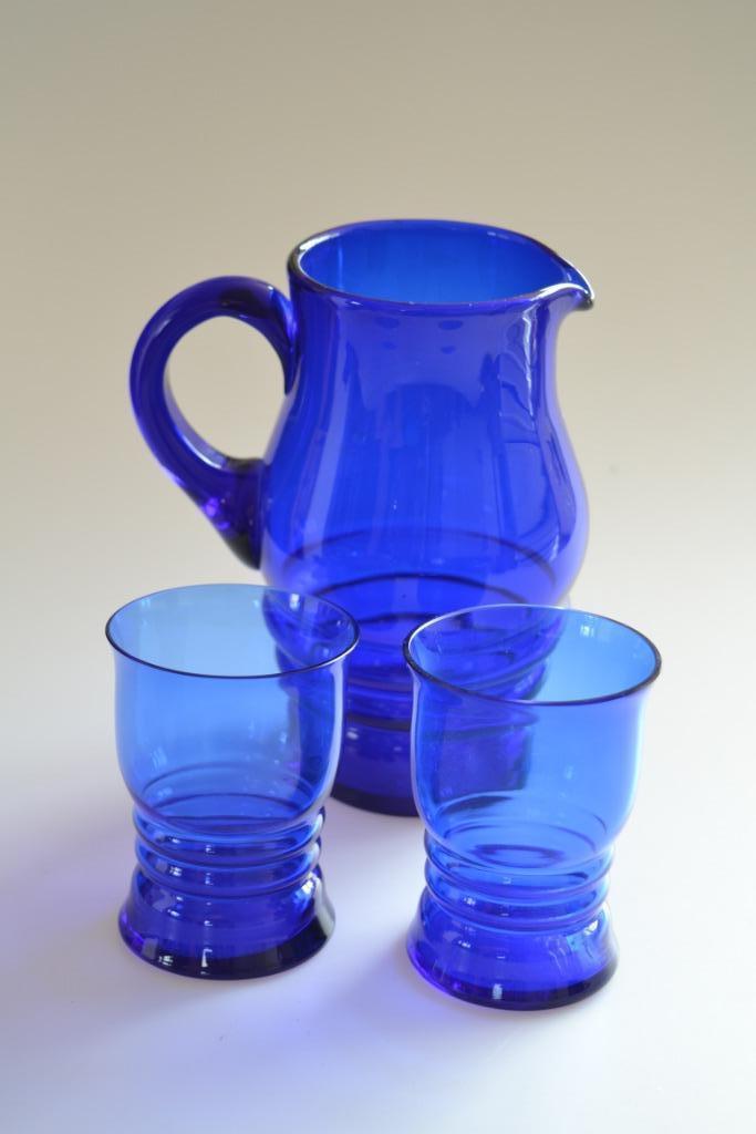Waterstel, kan met twee glazen, cobaltblauw Leerdam jaren 30, Antiek en Kunst, Antiek | Glas en Kristal, Ophalen of Verzenden