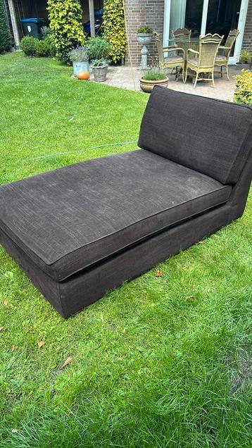 Lounge bank