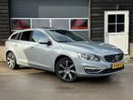 Volvo V60 2.4 D6 AWD Plug-In Hybrid Summum Panodak Leder, Auto's, Volvo, 215 pk, Te koop, Zilver of Grijs, Gebruikt