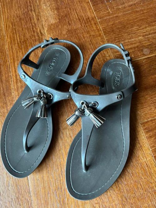 Tod’s dames slippers – maat 35 – grijs – luxe Italiaans merk, Kleding | Dames, Schoenen, Zo goed als nieuw, Slippers, Grijs, Ophalen of Verzenden
