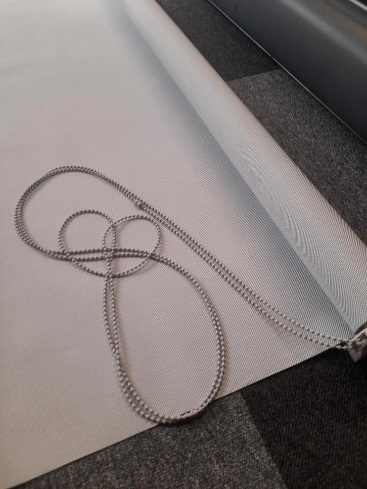 nieuw rolgordijn screenstof luxaflex  160 x 300., Huis en Inrichting, Stoffering | Gordijnen en Lamellen, Zo goed als nieuw, 150 tot 200 cm