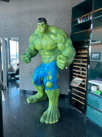 Lifesize statues superhelden huren  beschikbaar voor biedingen