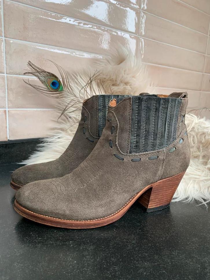 Catarina Martins enkellaarsjes 38 western boots bohemian, Kleding | Dames, Schoenen, Zo goed als nieuw, Lage of Enkellaarzen, Grijs