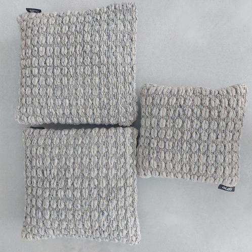 stoere 100% grofgebreide wollen kussens glos woonkussens, Huis en Inrichting, Woonaccessoires | Kussens, Zo goed als nieuw, Grijs
