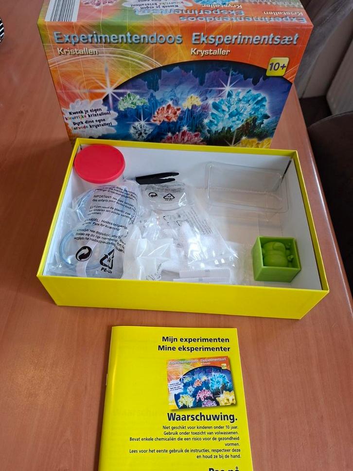 Nieuwe kristallen kweekset educatief wetenschap experiment, Kinderen en Baby's, Speelgoed | Educatief en Creatief, Zo goed als nieuw
