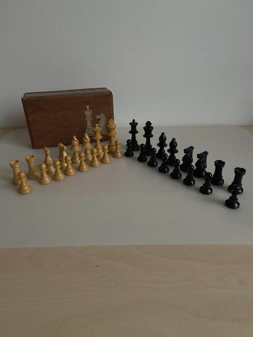 Vintage Schaakstukken kunststof  beschikbaar voor biedingen